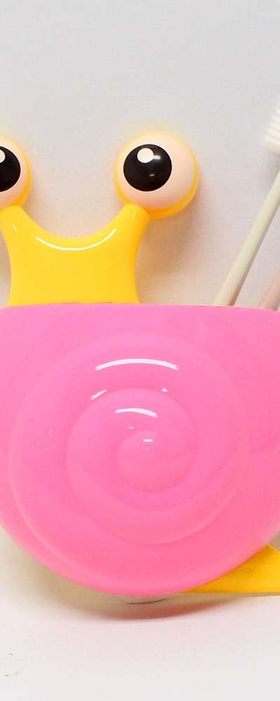 Pink Snail Toothbrush Holder | Suction Cup Bathroom Toothbrush Rack Storage