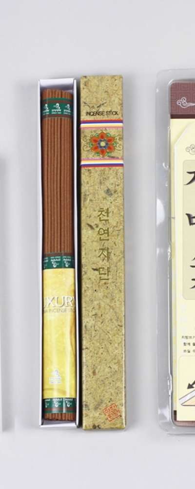 祭祀用品 ろうそく+脂肪用紙+天然自檀(長) 3種セット
