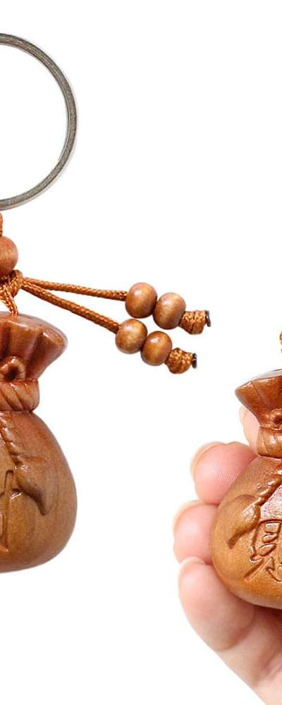 Peach Wood Blessed Pouch Keyring - Lucky Charm for Wealth, Passing Exams, Wish Fulfillment, New Year Gift