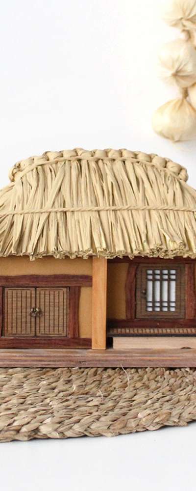 S Size Traditional Thatched-Roof House Model | Korean Heritage Wood Architecture Craft