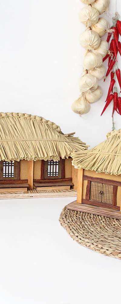 Handmade Traditional Korean Thatched Cottage Model (Craft Decoration - Folk Art - Gift - Korean Souvenir - Autumn Decor)