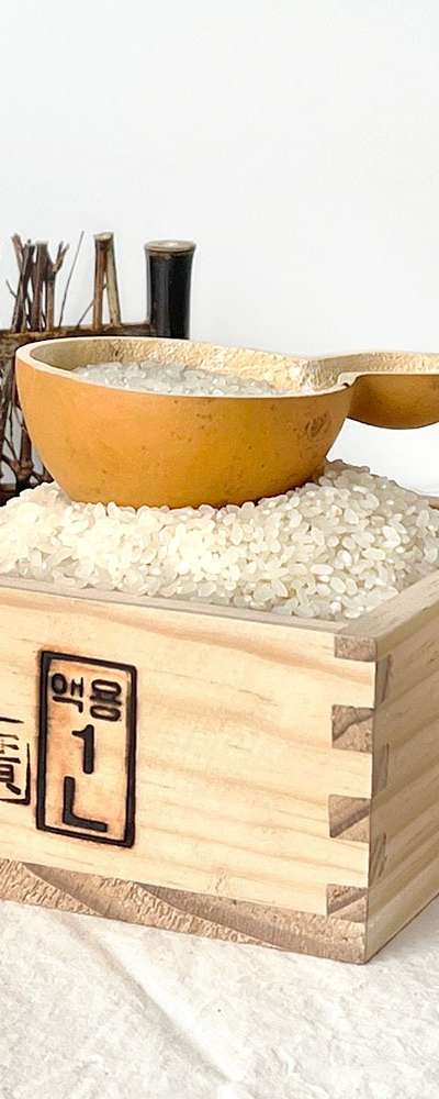 1L Traditional Wooden Grain Measuring Cup Half-Bushel (Wooden Grain Scale Measuring Tool Rice Scoop Nuts Wooden Measuring Container Decorative Item)