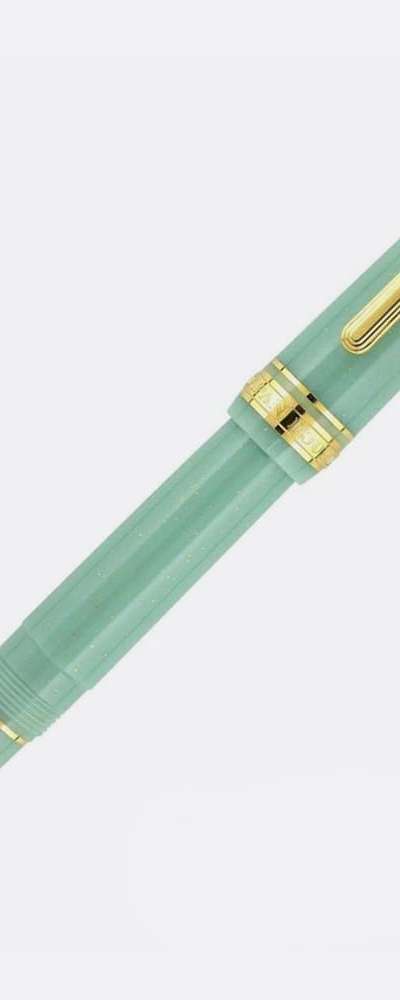 Sailor Shikiori Fairy Tales Series 14K Fountain Pen MF Ryugu Emerald
