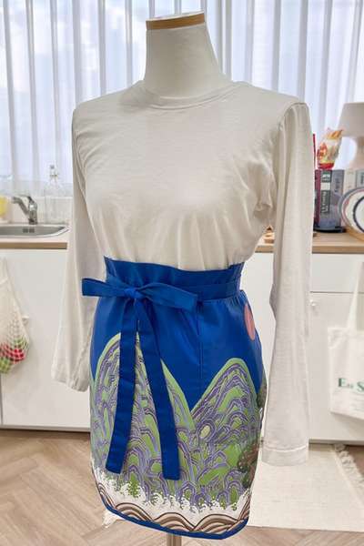 J Art Korean Traditional Apron with Iiwol-Obong Pattern - Korean Souvenir Gift
