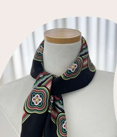 Gyeongbokgung Geunjeongjeon Phoenix Pattern Scarf
