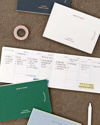 O-CHECK Week in Hands Horizontal Handy Planner
