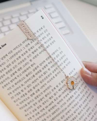 O-CHECK Metal Long Book Clip Bookmark