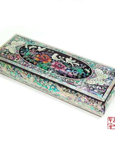 Joseon-Era Oval Flower and Bird Motif Pen Case (Black)