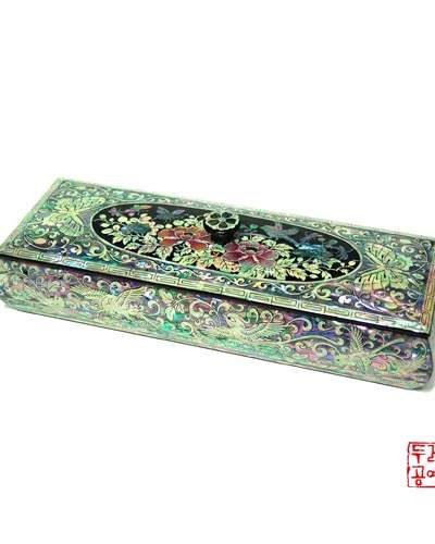 Yi Dynasty Oval Flower and Bird Pattern Knob-Handle Brush Holder