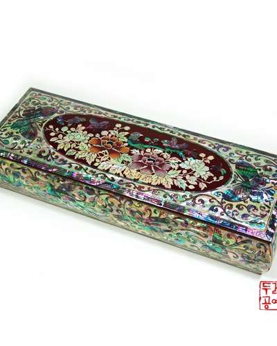 Joseon Dynasty Oval Flower and Bird Pattern Brush Case (Cinnabar Box)