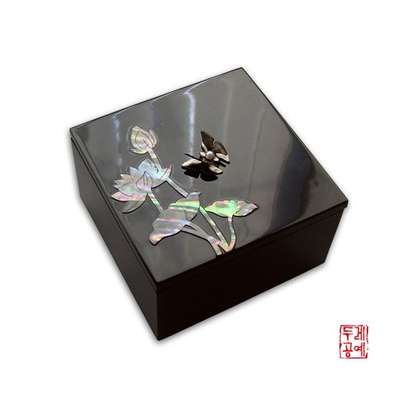 Mother-of-Pearl Small Box - Lotus Flower Pattern