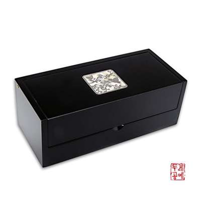 Mother-of-Pearl Eyeglass Case - Scrolling Butterfly