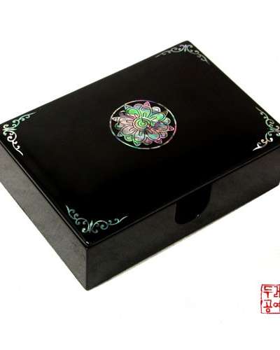 Traditional Business Card Case [Circular Floral Pattern]