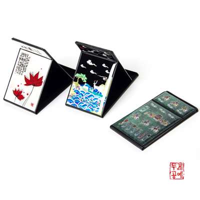 Nacre Phone Stand