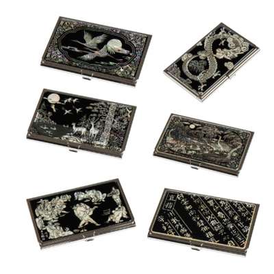 Traditional Pattern Portable Business Card Holder