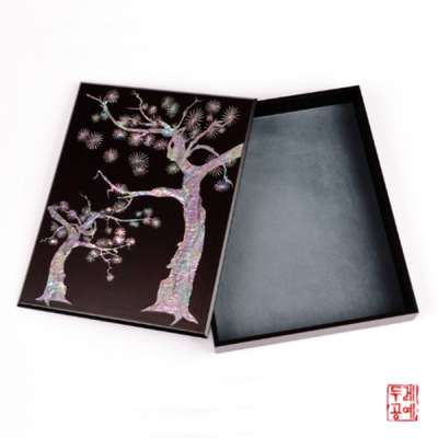Pine Tree Document Holder