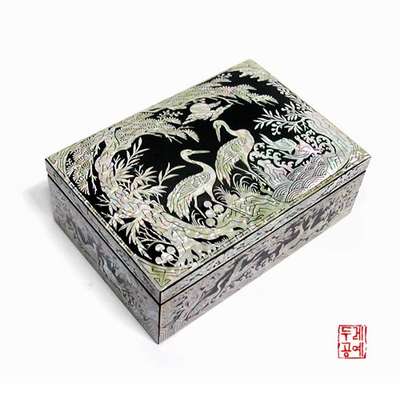 Mother-of-Pearl Lacquerware Jewelry Box [Crane and Pine]