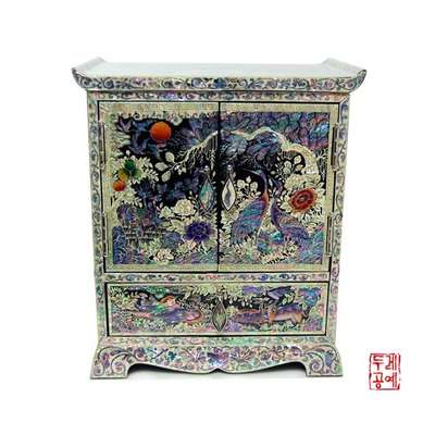 Traditional Tile-Pattern Double-Door Jewelry Box