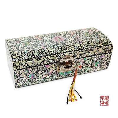 Yi Dynasty Dome-Shaped Arabesque Jewel Box