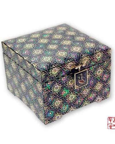菊花文様ジュエリーボックス