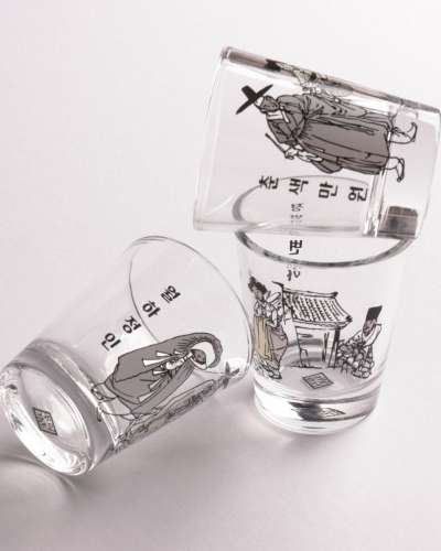 Shin Yun-bok Genre Scene Color-Changing Soju Glass Set