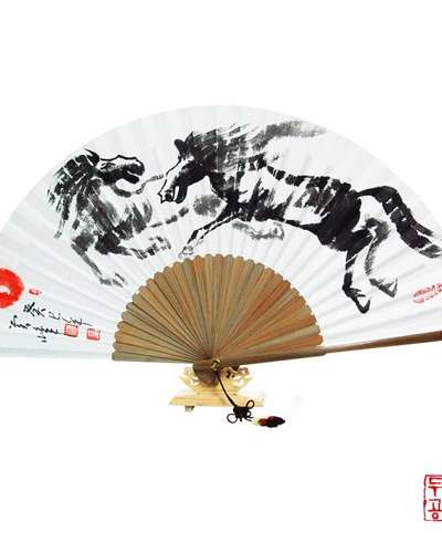 Unbong Black Bamboo Fan [Military Horse Design]