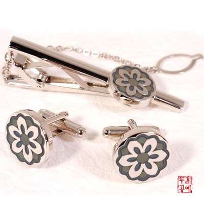 Pattern Necktie Pin_Dancheong Motif