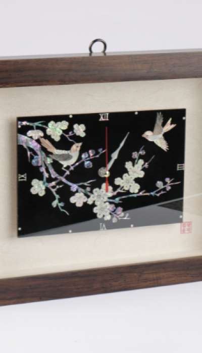 梅の枝に止まった鳥 時計フレーム