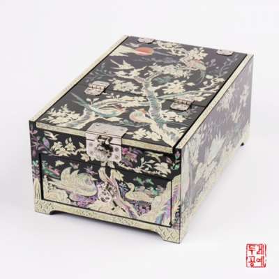 April Plum Calligraphy Mirror Stand