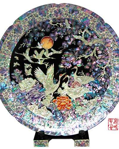蓮花文様円形トレー