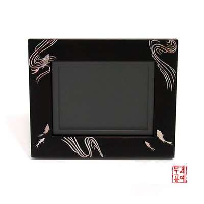 Mother-of-Pearl Small Frame [Carp]