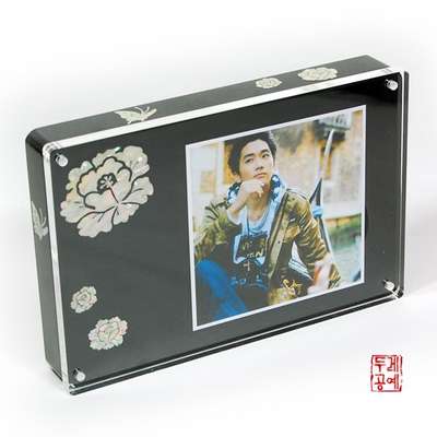 Music Box Mother-of-Pearl Frame - Peony (Black)