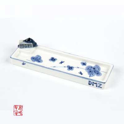 DMZ and Wildflowers Pen Tray