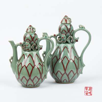 Celadon Ewer with Copper-painted Lotus Flower Pattern