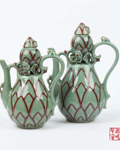 青磁銅画蓮花文注器