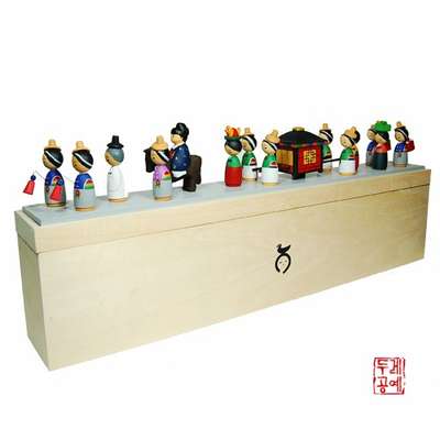 Wood Carving Figurine (Wedding Day)