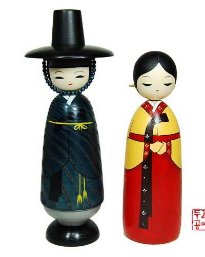 木彫り人形（夫婦）