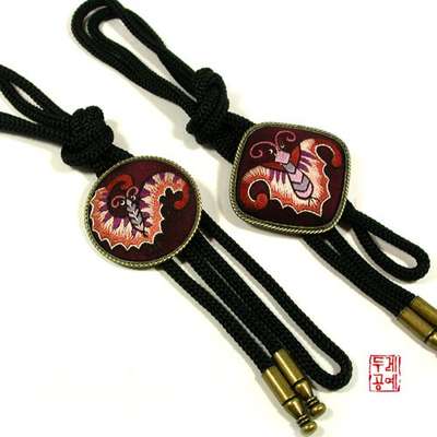 Bat Tie Sling