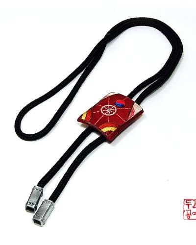 刺繍シールドヤン タイスリング(赤色)