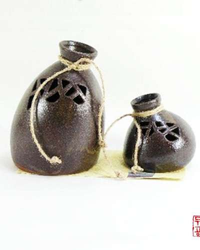 オンギ透彫花瓶セット