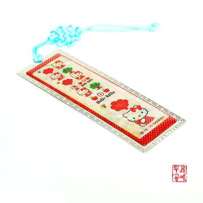 Hello Kitty Apple Bookmark