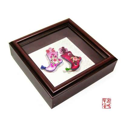 Flower Socks Frame 2